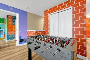 1452 MYRTLEWOOD 6 BEDS