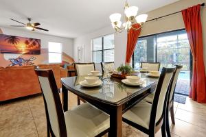 1452 MYRTLEWOOD 6 BEDS