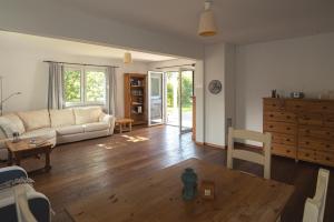 Bungalov u řeky a lesa