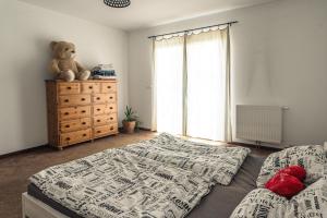 Bungalov u řeky a lesa