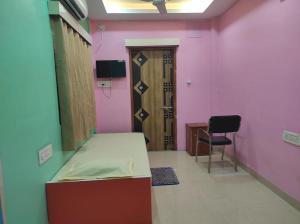 Gunjan guest house near sskm hospital