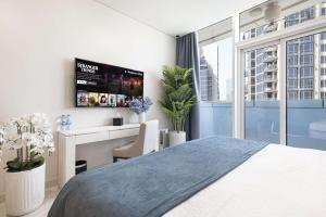 Stunning Studio facing Burj Khalifa