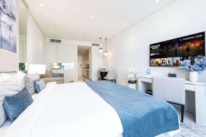 Stunning Studio facing Burj Khalifa