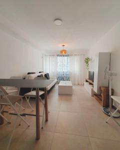 Alquilaencanarias Medano Lago Azul