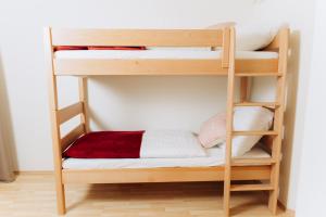 DiamondVilla, 4 bedroom Apartment, garden & spa