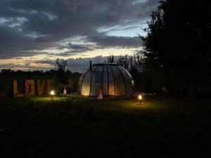 La Vie est Bulle, une nuit insolite sous les étoiles, au calme absolu, avec petit déjeuner