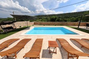 Villa Vallis with pool