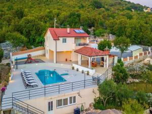 Brand new countryside villa with heated pool, 30 min from the coast