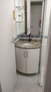 Apto 3 dorm, em frente ao Atlântico shopping balneário Camboriú