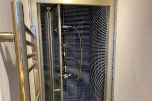 Near Beach - Sea View - Sleeps 6 - Parking