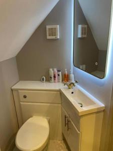 Near Beach - Sea View - Sleeps 6 - Parking