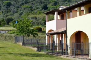 Apartments 2 beds, ground floor with private outdoor area, in Residence with swimming-pool