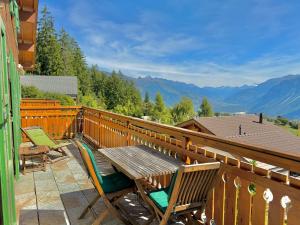 Crans-Montana 3BR - Mountain View, Balcony and Parking