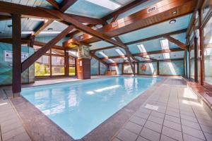 Tete Rousse - Ski aux pieds - Piscine - Terrace