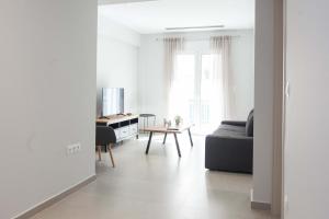 Brand New Spacious 3 Bd Home in Trendy Kipseli