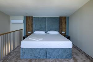 AER Apart & Wine by La Mer