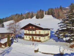 Apartment in Taxenbach near Ski Lift