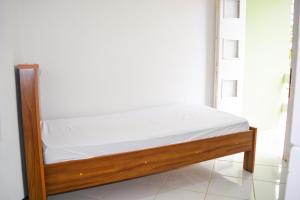 Apartamento com piscina, a 400 metros da praia maranduba