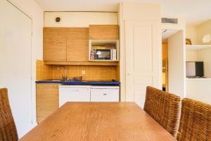 LX103 T2 balcon piscine et acces plage a Cannes