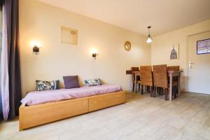 LX103 T2 balcon piscine et acces plage a Cannes