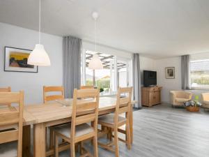 Spacious Holiday Home On A Large Plot, With Space To Play