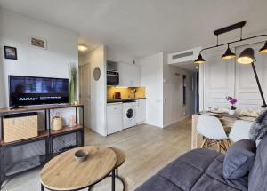 LX145 T2 terrasse & vue mer Piscine plage a pied