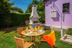 Villa Clymentas by Villa Plus