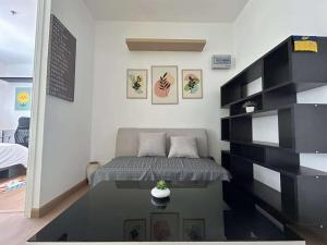 Sky View at The Parkland Ngamwongwan-Khae Rai by Orn