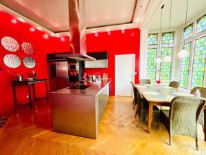 The Gorgeous Hyper Center private garden