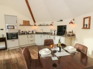 Ty Crwn - The Roundhouse