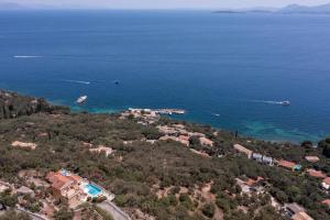 Angela by Vintage Travel