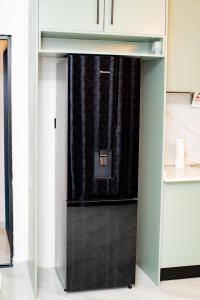 Ket Apartments 3 - Modern, Secure, Comfortable & Free WiFi