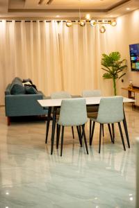 Ket Apartments 3 - Modern, Secure, Comfortable & Free WiFi