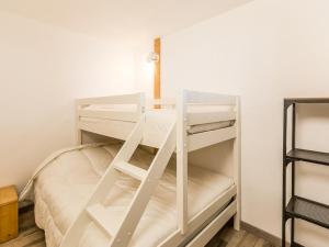 Apt rénové 2* pour 45p à Montchavin, proche pistes et commerces, parking gratuit - FR-1-329-52