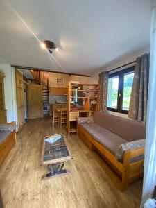 Aigles 19 Bajeux Bât 2