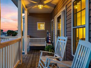 FREEDOM! 100 yds to the Beach with lake view too!