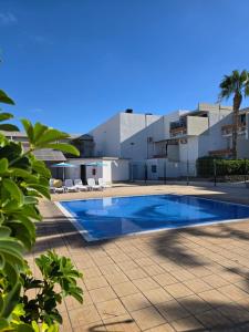Tenerife South SUNNY Terrace with VIEW and BiG POOL AirCon DW