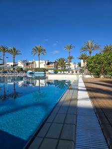 Tenerife South SUNNY Terrace with VIEW and BiG POOL AirCon DW