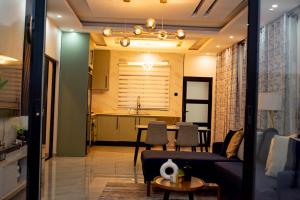 Ket Apartments 1 - Modern, Secure, Comfortable & High Speed WiFi