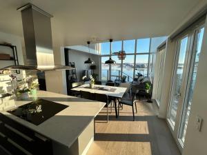 House for 6 with Breathtaking Sea Views - 35 min from Gothenburg