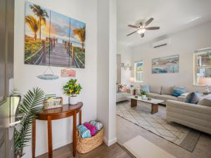 Kalo Homes - Makaha Mountain Hideaway