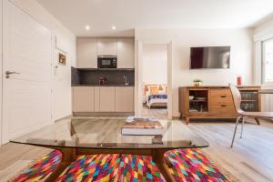 Modern 1-Bedroom Apartment in Exclusive Barrio Salamanca Ideal for 2, Near Golden mile , Goya I