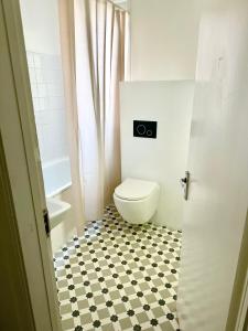 Studio flat in central London