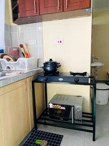 Homa Hill studio apartment