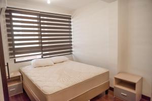 La vista mas bonita de sopocachi Amplio departamento de 1 dormitorio con terraza en el condominio con una hermosa vista