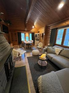 Charming Log Chalet, Ylläs, Wifi, 400m to restaurants