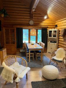 Charming Log Chalet, Ylläs, Wifi, 400m to restaurants