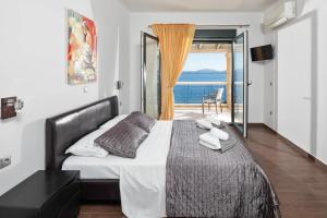 Anna Nissaki by Vintage Travel