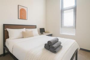 Luxe 2BR Apt Minutes to Dining and Culture