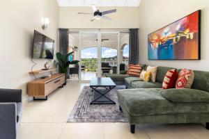 3rd Floor Condo wMountain Views - Beach Access - Pool)